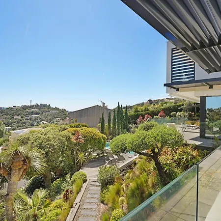 888 * Roquebrune-sur Argens