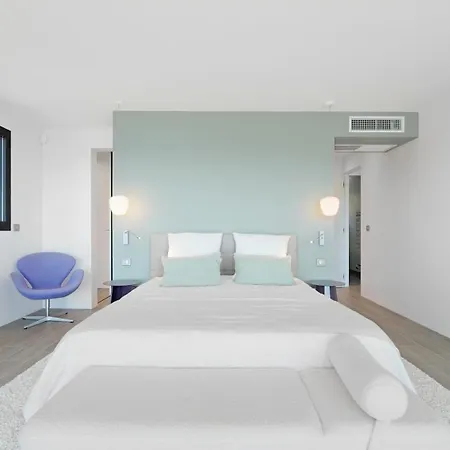 888 Roquebrune-sur Argens